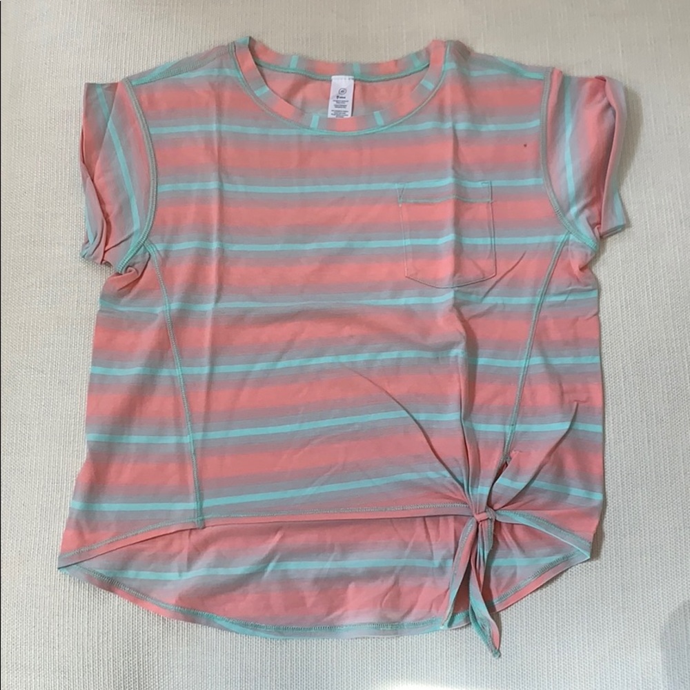 ❗️❗️NEW❗️❗️ NEVER WORN Ivivva shirt